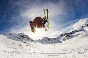 九游游戏平台官网 -洛杉矶快船常规赛绝杀广东男篮，赵继伟砍下45记关键球，全场沸腾